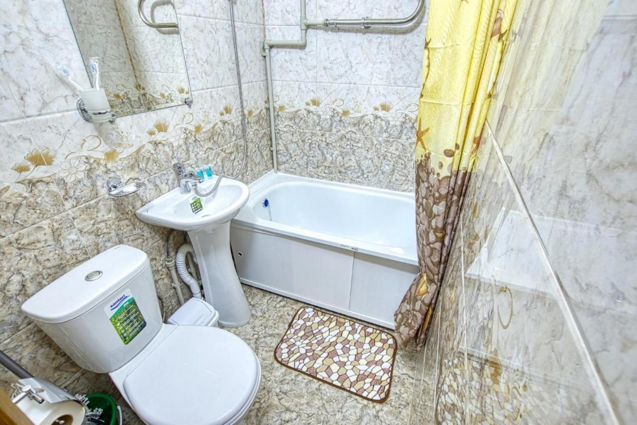Апартаменты На Улице Клочкова, 128 Almaty Esterno foto