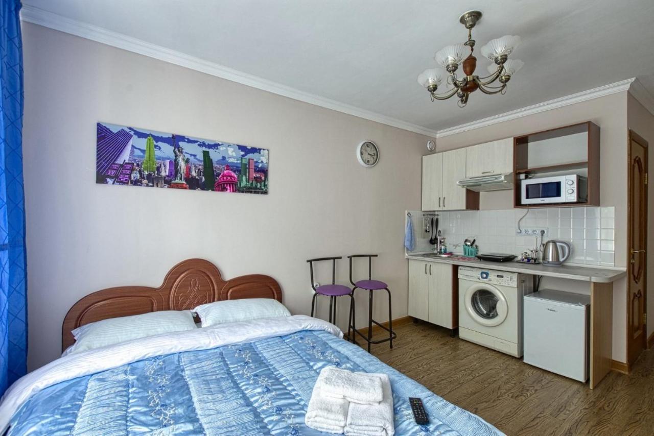 Апартаменты На Улице Клочкова, 128 Almaty Esterno foto